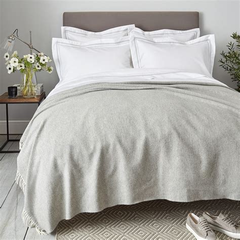 luxury throws and bedspreads.